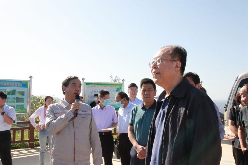 
				   
					河南省人大常委會黨組副書記、副主任馬懿一行到洛陽黃河同力調(diào)研
				 